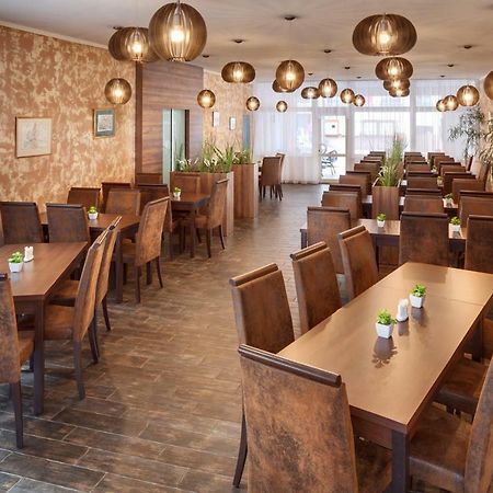Hotel Atlas Бенешов Екстер'єр фото